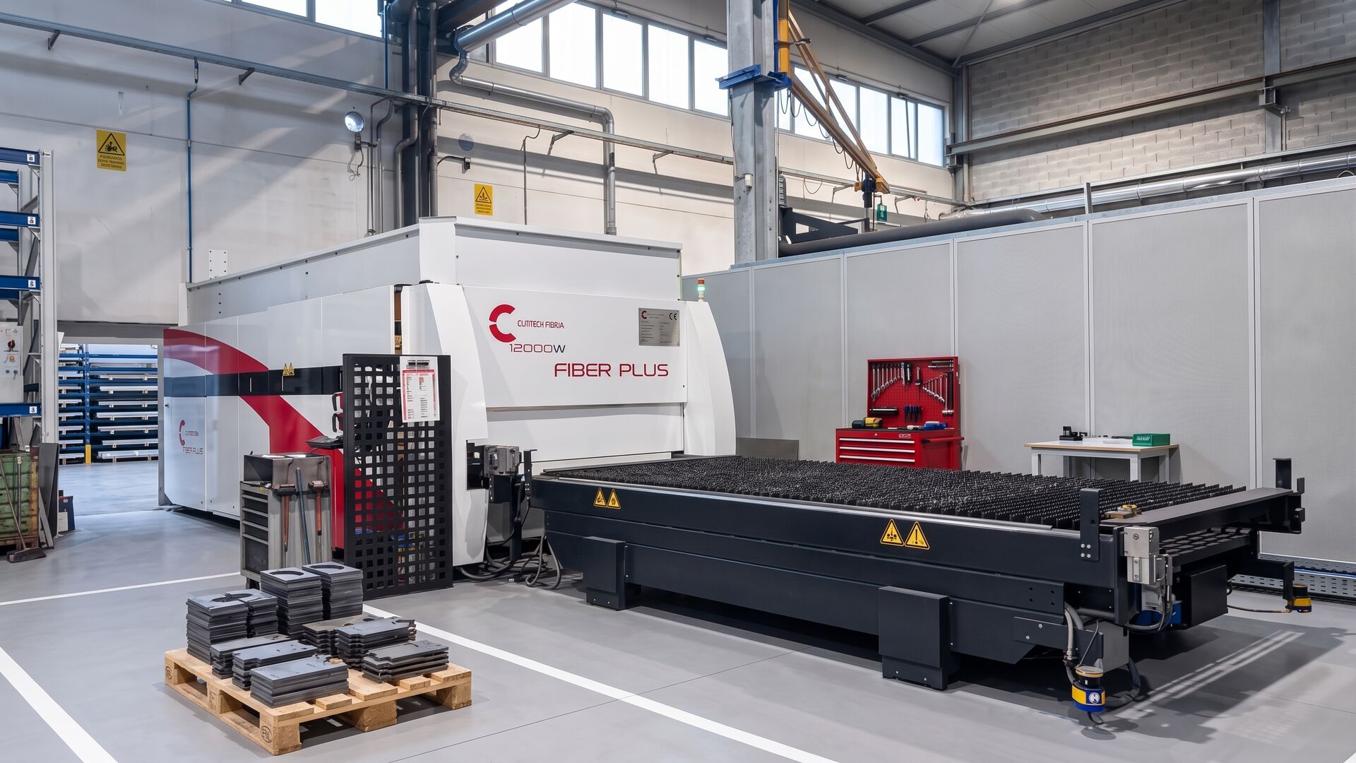 Impianto di taglio laser fibra da 12 kW nel reparto taglio ITATEK di Fara Vicentino